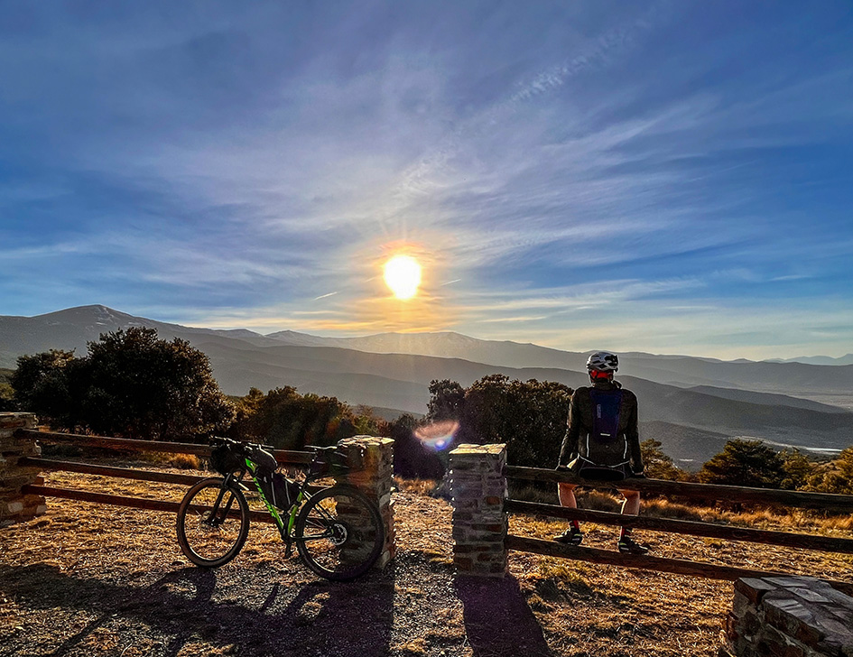 Bikepacking Andalusien – Etappe 3 Nachmittagssonne Kurz Vor La Calahorra